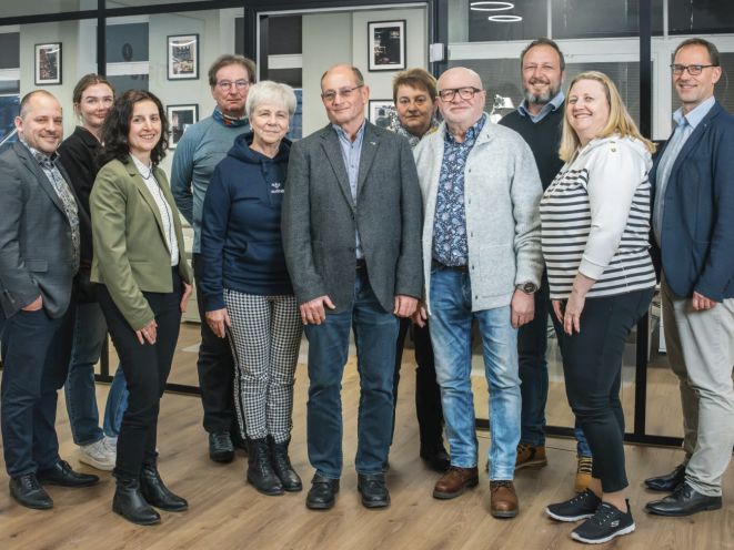 Von links: Florian Hoffmann, Aalynah Kionke, Katja Witaseck, Michael Groß, Beate Faschin, Dieter Groß, Monika Hermanstädter, Gunter Odoj, Alexander Schlote, Sandra Ocenaschek, Lutz Wollner (Bild: Tjara)