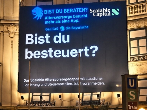 Projektion (Bild: die Bayerische)
